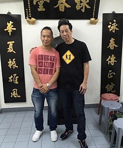 Samuel Kwok（右）とMASTERフレディウォン（左）